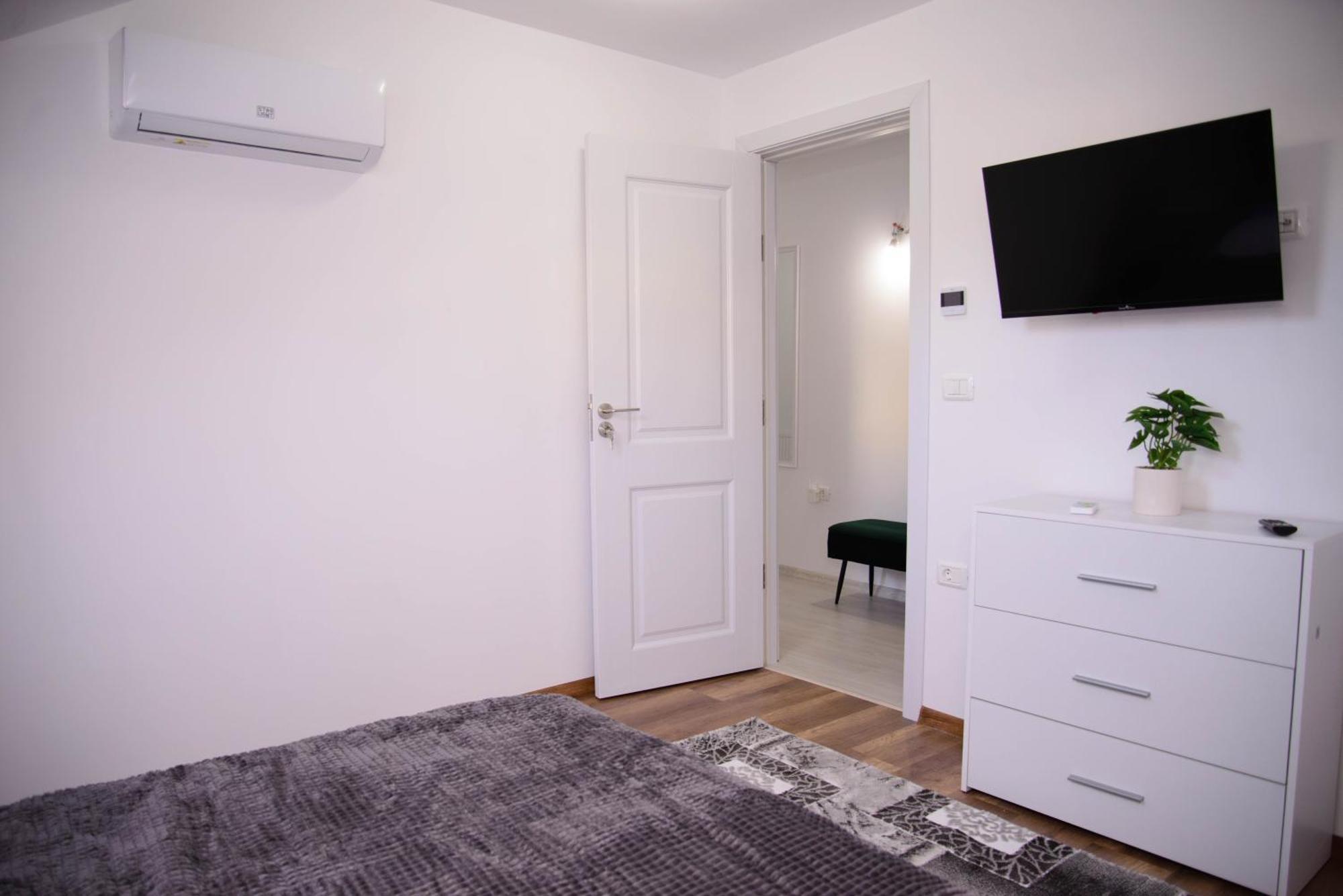Lisia Residence #2 Piatra Neamt Luaran gambar